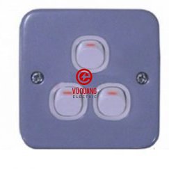 Bộ công tắc ba 1 chiều 10A mặt kim loại ESM33_1_2AR